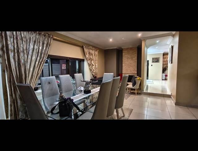 4 BEDROOM HOUSE FOR SALE IN THE REEDS